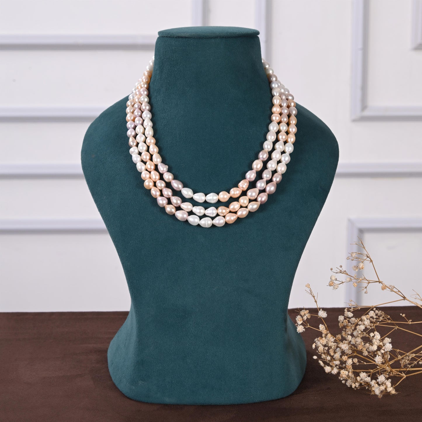 Shaded Pearls Necklace